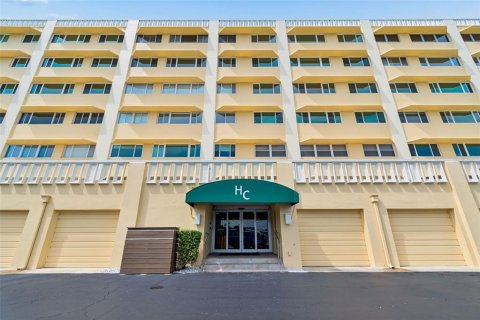 Condo in Belleair Bluffs, Florida, 1 bedroom  № 2217241 - photo 3