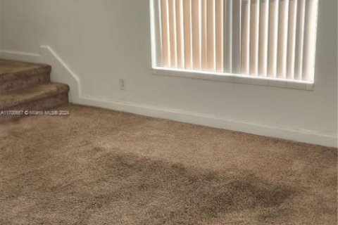 Townhouse in Sunrise, Florida 2 bedrooms, 105.26 sq.m. № 2012741 - photo 5