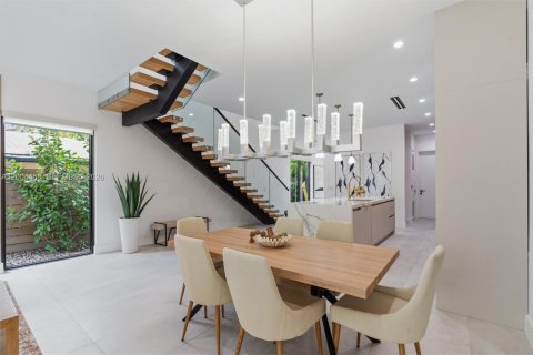 Купить таунхаус в Форт-Лодердейл, Флорида 3 спальни, 210.33м2, № 2068567 - фото 15