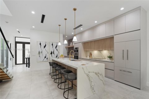 Купить таунхаус в Форт-Лодердейл, Флорида 3 спальни, 210.33м2, № 2068567 - фото 10