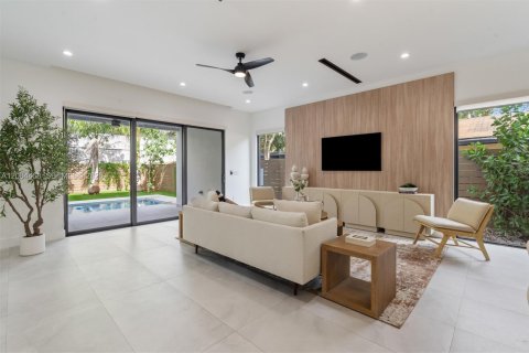 Купить таунхаус в Форт-Лодердейл, Флорида 3 спальни, 210.33м2, № 2068567 - фото 6