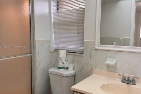 Condo in Sunrise, Florida, 1 bedroom  № 1946720 - photo 7