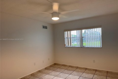 Condo in Sunrise, Florida, 1 bedroom  № 1946720 - photo 5