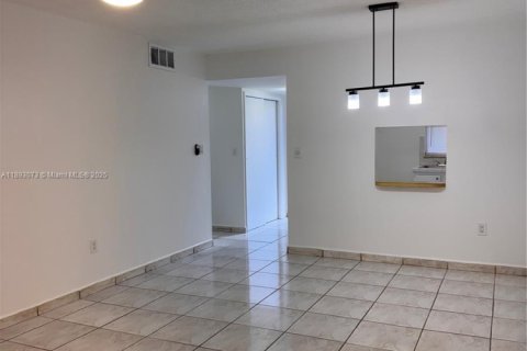 Condo in Sunrise, Florida, 1 bedroom  № 1946720 - photo 10