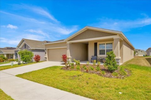 Villa ou maison à louer à Davenport, Floride: 3 chambres, 157.93 m2 № 2348390 - photo 2