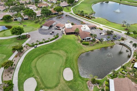 Condo in Fort Myers, Florida, 2 bedrooms  № 1792651 - photo 29