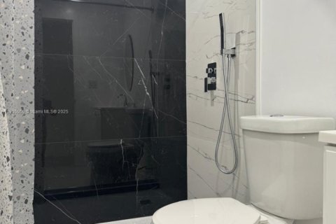 Propiedad comercial en alquiler en Homestead, Florida, 1 dormitorio, 224.08 m2 № 2012222 - foto 6