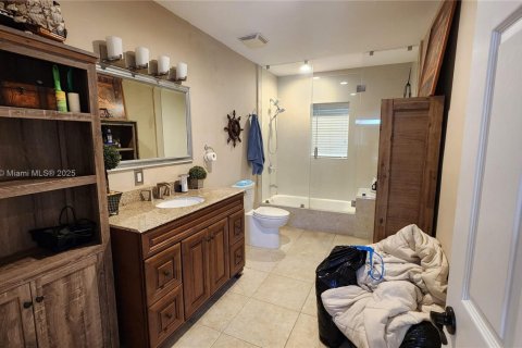 Villa ou maison à vendre à Miami, Floride: 5 chambres, 388.05 m2 № 1970077 - photo 13
