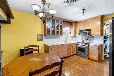 House in Tampa, Florida 3 bedrooms, 180.23 sq.m. № 1886869 - photo 11