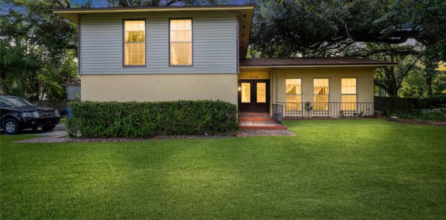 House in Tampa, Florida 3 bedrooms, 180.23 sq.m. № 1886869