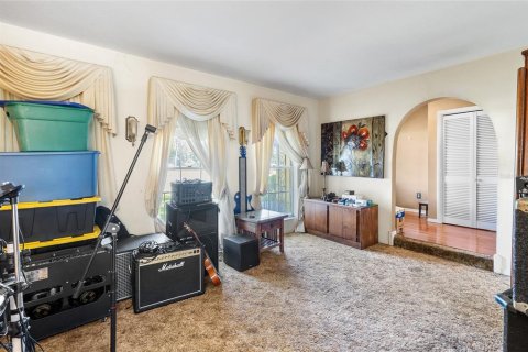 House in Tampa, Florida 3 bedrooms, 180.23 sq.m. № 1886869 - photo 8