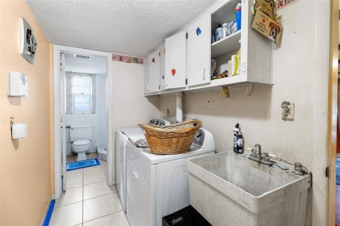 House in Tampa, Florida 3 bedrooms, 180.23 sq.m. № 1886869 - photo 26