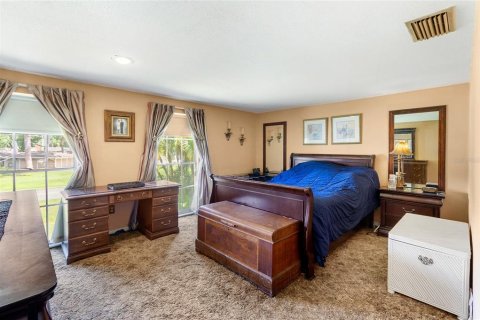 House in Tampa, Florida 3 bedrooms, 180.23 sq.m. № 1886869 - photo 23