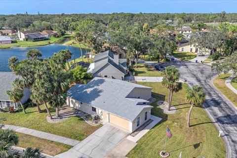 Casa en venta en Sarasota, Florida, 3 dormitorios, 158.86 m2 № 1508564 - foto 1