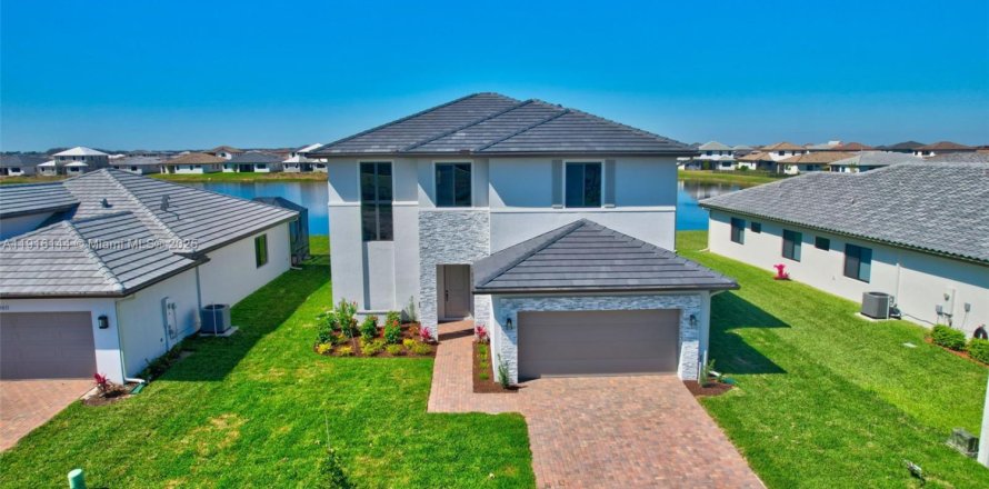 Casa en Ave Maria, Florida 4 dormitorios № 1970873