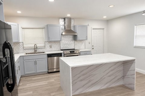Villa ou maison à vendre à North Miami, Floride: 2 chambres, 111.39 m2 № 2404322 - photo 5