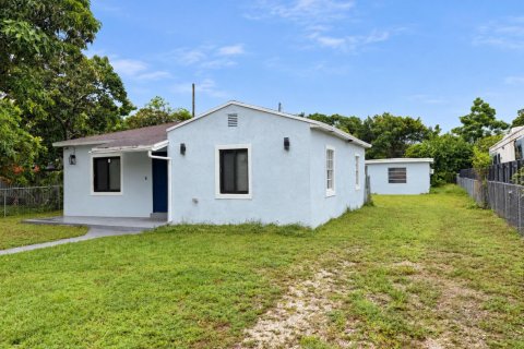 Villa ou maison à vendre à North Miami, Floride: 2 chambres, 111.39 m2 № 2404322 - photo 2