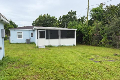 Villa ou maison à vendre à North Miami, Floride: 2 chambres, 111.39 m2 № 2404322 - photo 11