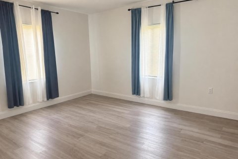 Villa ou maison à vendre à North Miami, Floride: 2 chambres, 111.39 m2 № 2404322 - photo 10