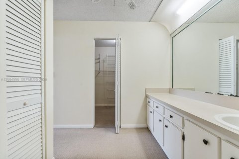 Copropriété à vendre à Miami, Floride: 2 chambres, 94.76 m2 № 2378431 - photo 16