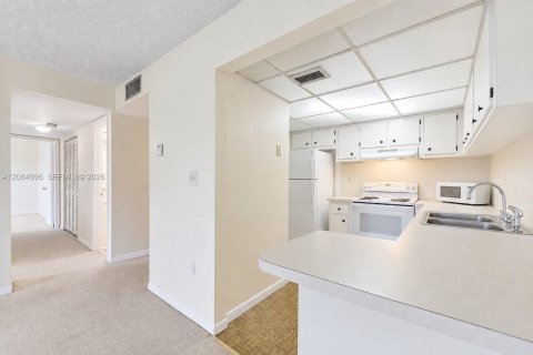 Copropriété à vendre à Miami, Floride: 2 chambres, 94.76 m2 № 2378431 - photo 6