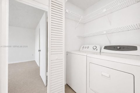 Copropriété à vendre à Miami, Floride: 2 chambres, 94.76 m2 № 2378431 - photo 9