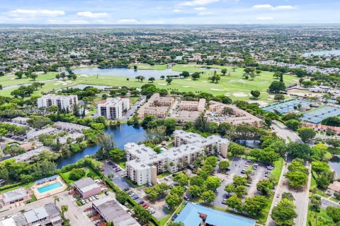 Copropriété à vendre à Miami, Floride: 2 chambres, 94.76 m2 № 2378431 - photo 23