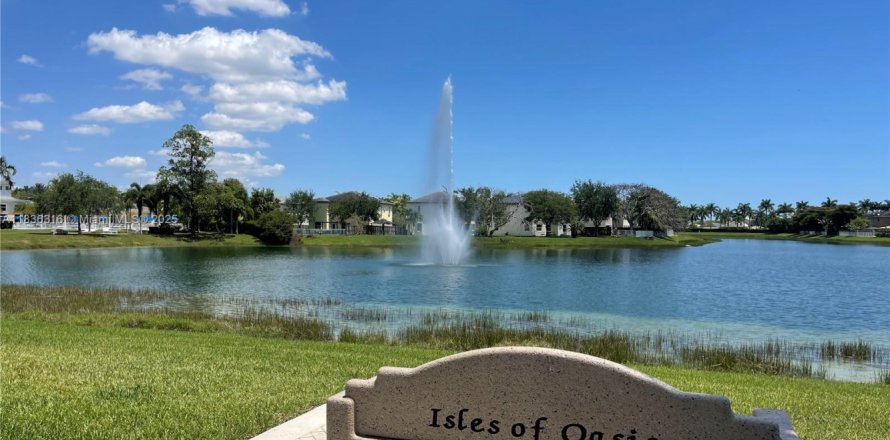 Condo in Homestead, Florida, 2 bedrooms № 1823626