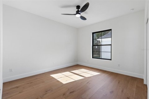 House in Gainesville, Florida 5 bedrooms, 338.91 sq.m. № 1640873 - photo 29