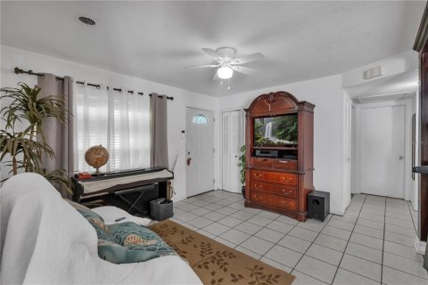 Villa ou maison à vendre à Orlando, Floride: 3 chambres, 156.08 m2 № 2149965 - photo 13