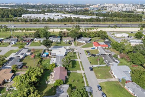Villa ou maison à vendre à Orlando, Floride: 3 chambres, 156.08 m2 № 2149965 - photo 10
