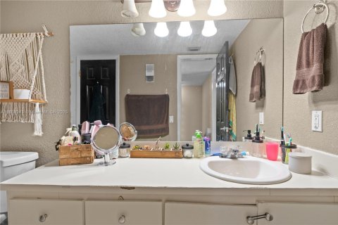 Condo in Miami, Florida, 2 bedrooms  № 1749141 - photo 20