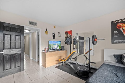 Condo in Miami, Florida, 2 bedrooms  № 1749141 - photo 23