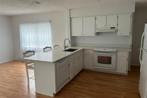 House in Spring Hill, Florida 2 bedrooms, 120.31 sq.m. № 1906451 - photo 2