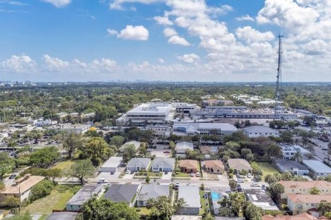 Immobilier commercial à vendre à Fort Lauderdale, Floride: 202.81 m2 № 2090374 - photo 11