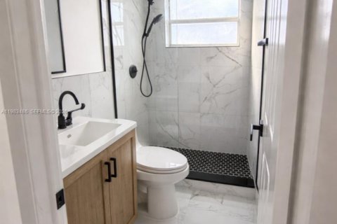 Immobilier commercial à vendre à Fort Lauderdale, Floride: 202.81 m2 № 2090374 - photo 7