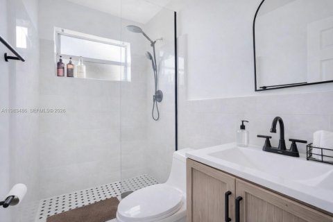 Immobilier commercial à vendre à Fort Lauderdale, Floride: 202.81 m2 № 2090374 - photo 8