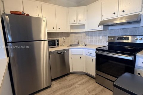 Снять в аренду кондоминиум в Форт-Лодердейл, Флорида 1 спальня, 60.39м2, № 2065835 - фото 7