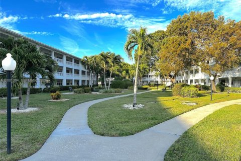Снять в аренду кондоминиум в Форт-Лодердейл, Флорида 1 спальня, 60.39м2, № 2065835 - фото 20