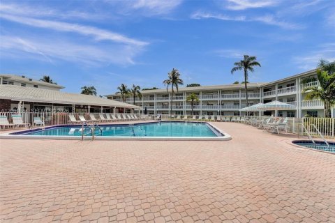 Снять в аренду кондоминиум в Форт-Лодердейл, Флорида 1 спальня, 60.39м2, № 2065835 - фото 23