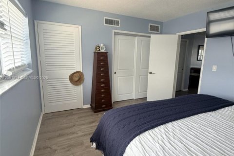 Снять в аренду кондоминиум в Форт-Лодердейл, Флорида 1 спальня, 60.39м2, № 2065835 - фото 11