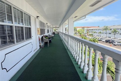 Снять в аренду кондоминиум в Форт-Лодердейл, Флорида 1 спальня, 60.39м2, № 2065835 - фото 19