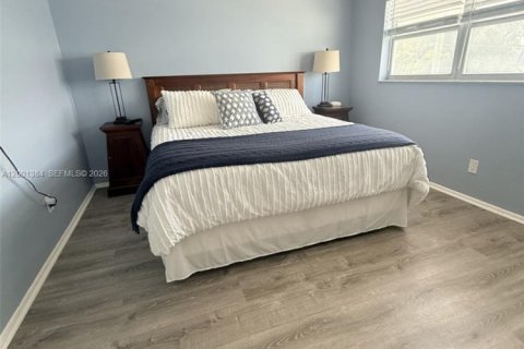 Снять в аренду кондоминиум в Форт-Лодердейл, Флорида 1 спальня, 60.39м2, № 2065835 - фото 10