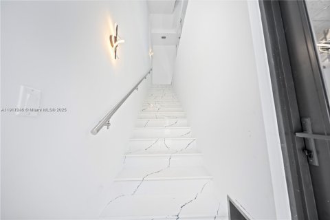 Condominio en venta en Miami, Florida, 3 dormitorios, 144.18 m2 № 1972472 - foto 25