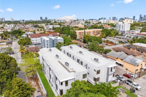 Condominio en venta en Miami, Florida, 3 dormitorios, 144.18 m2 № 1972472 - foto 29