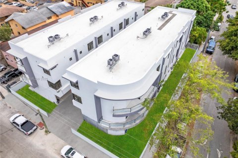 Condominio en venta en Miami, Florida, 3 dormitorios, 144.18 m2 № 1972472 - foto 28