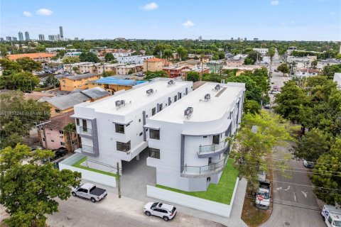 Condominio en Miami, Florida, 3 dormitorios № 1972472