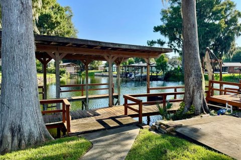 Villa ou maison à Eustis, Floride 3 chambres, 201.6 m2 № 2325002