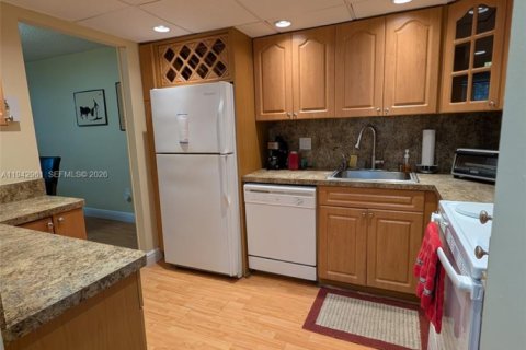 Condominio en venta en Pembroke Pines, Florida, 1 dormitorio, 72.46 m2 № 2000475 - foto 5