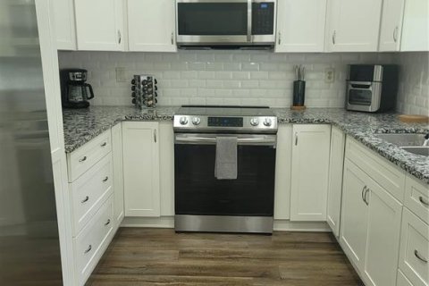 House in Ocala, Florida 3 bedrooms, 98.48 sq.m. № 1919871 - photo 2